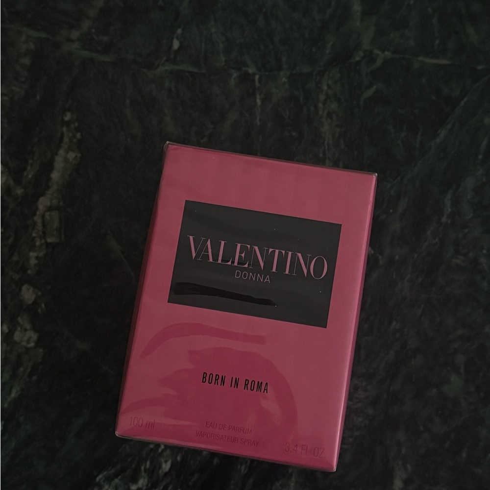 VALENTINO DONNA BORN IN ROMA
